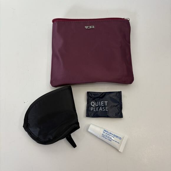 TUMI for DELTA Travel Storage Toiletry Bag Red‎ Zipper Pouch Nylon w/ Amenities - Picture 1 of 6